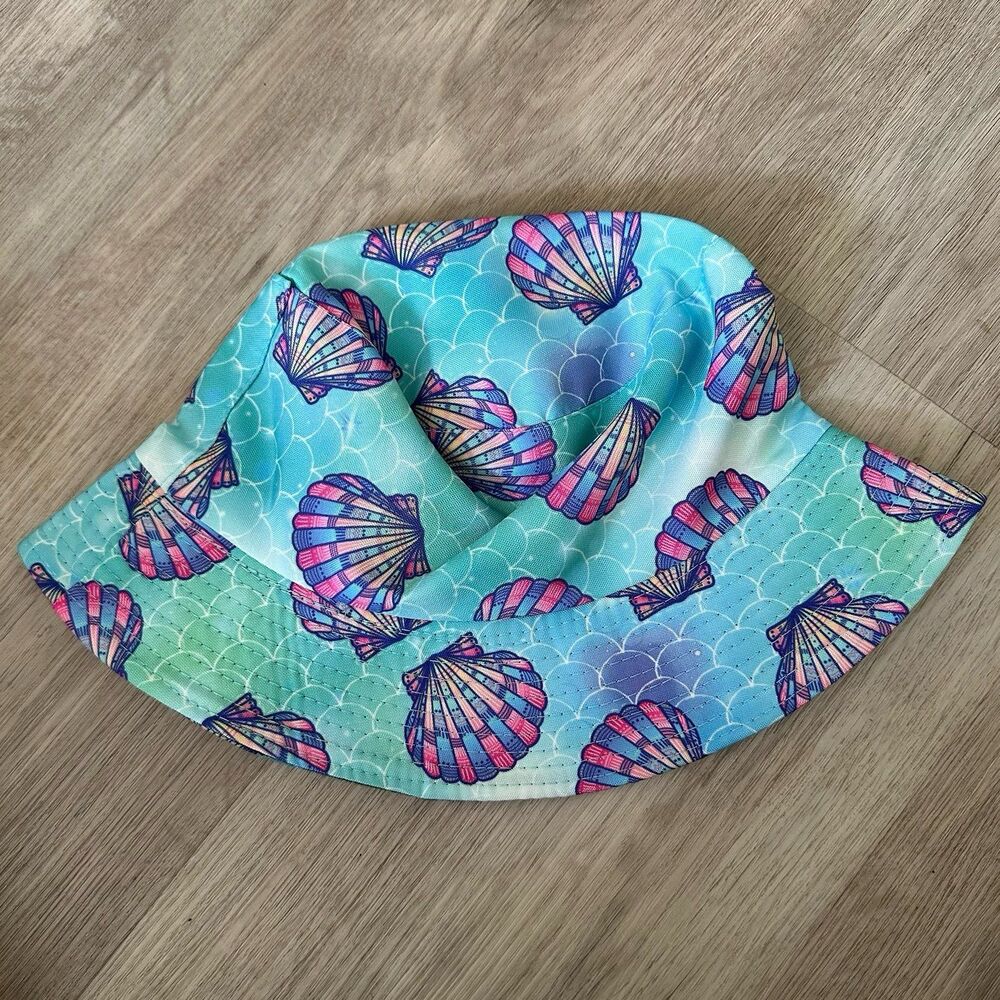Seashells & Scales Reversible Bucket Hat - Women’s OSFM - NEW NWT